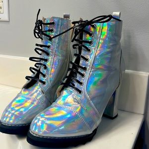 Holographic boots